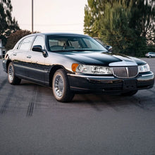 Load image into Gallery viewer, 1998-2002 Lincoln Town Car Headlight Assembly Pair - Chrome Housing, Clear Lens
